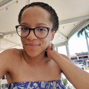 Meet your Posher, Auri